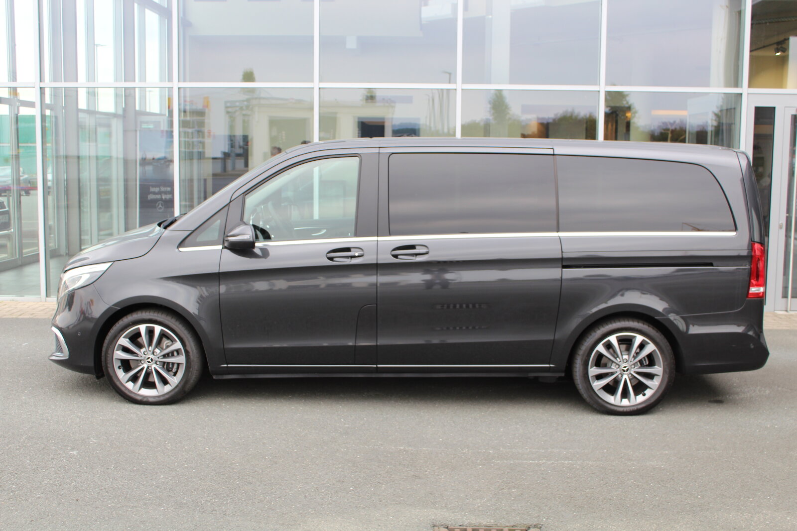 Mercedes Benz V 250 D Avantgarde Lang In Borgholzhausen Nagel Services Gmbh Co Kg